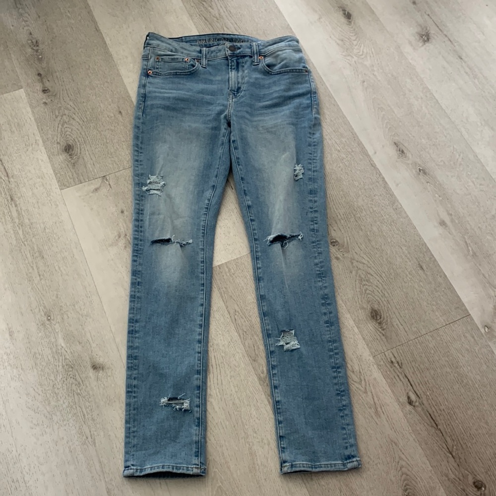 American Eagle High Rise Distressed Light Wash Skinny Stretch Jeans 31x32
